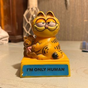 Garfield desk statue